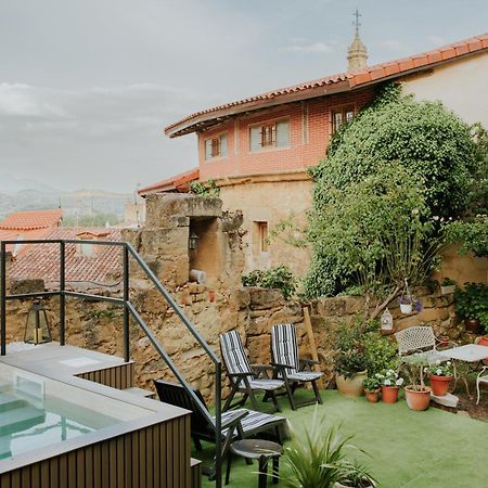 Hospederia Senorio De Brinas Hotel Exterior photo